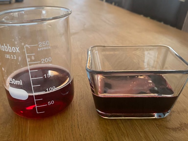 this photo is from a clear pomegranate juice concentrate and dilution only with water at 16 brix degree, can see the clear color of the finish product