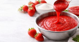 strawberry puree with sugar for icecreams